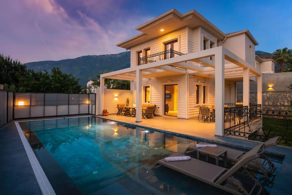 Havuzlu Korunakli Jakuzili Villa Фетхие Экстерьер фото