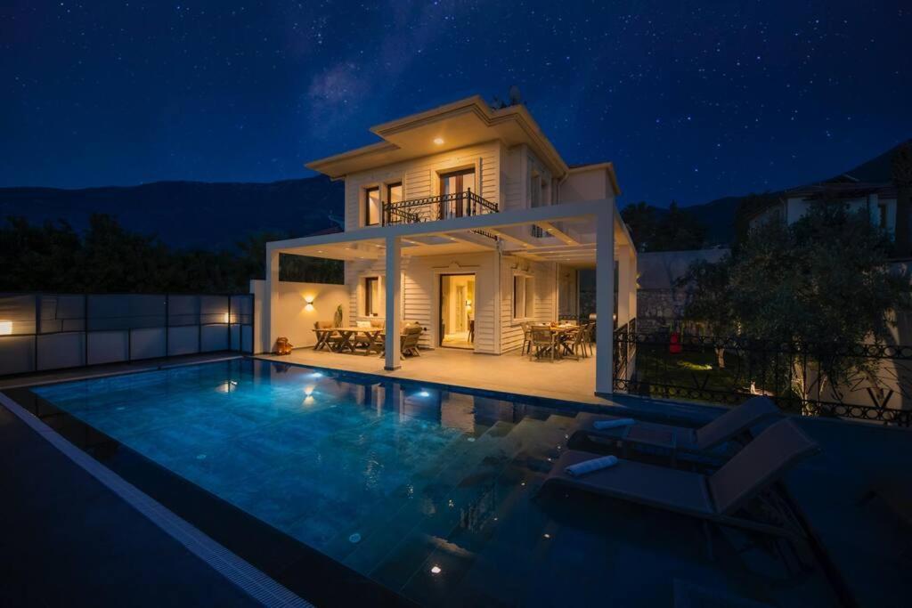 Havuzlu Korunakli Jakuzili Villa Фетхие Экстерьер фото