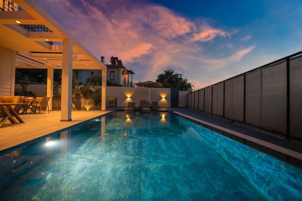 Havuzlu Korunakli Jakuzili Villa Фетхие Экстерьер фото